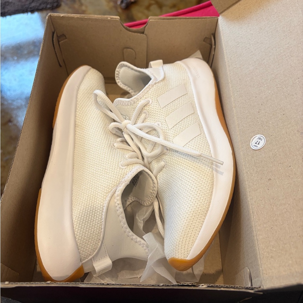 NWT Adidas White Cloudfoam Sneakers slip on